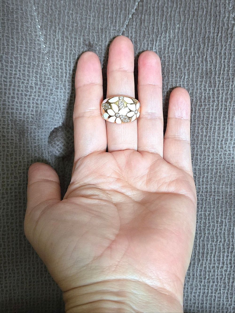 ✨️HP 2X✨️ Piper K Floral💐 Enamel Dome Ring💍 with Cubic Zirconias💎 - NWOT - Picture 4 of 15